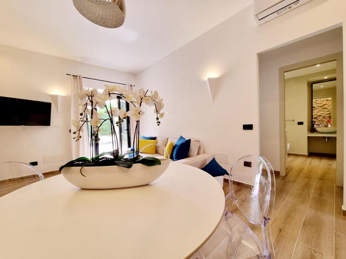 Stazzo San Teodoro Il Ginepro Piscina Condivisa Apartment Bagian luar foto